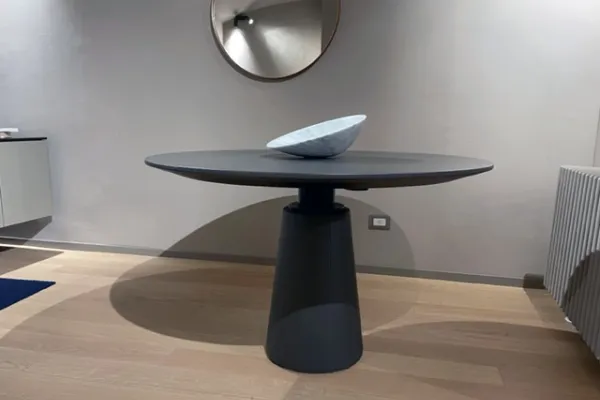 Mesa table outlet