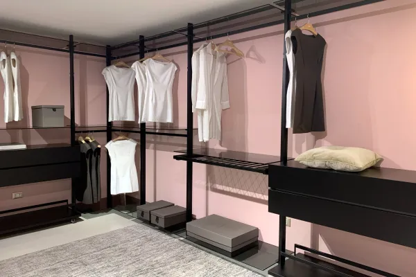 Personal walk-in closet outlet